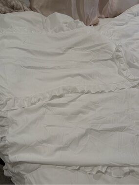 White Ruffled Cotton King Pillow Cases